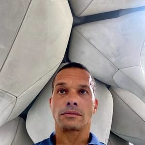 Meet your Posher, Adolfo